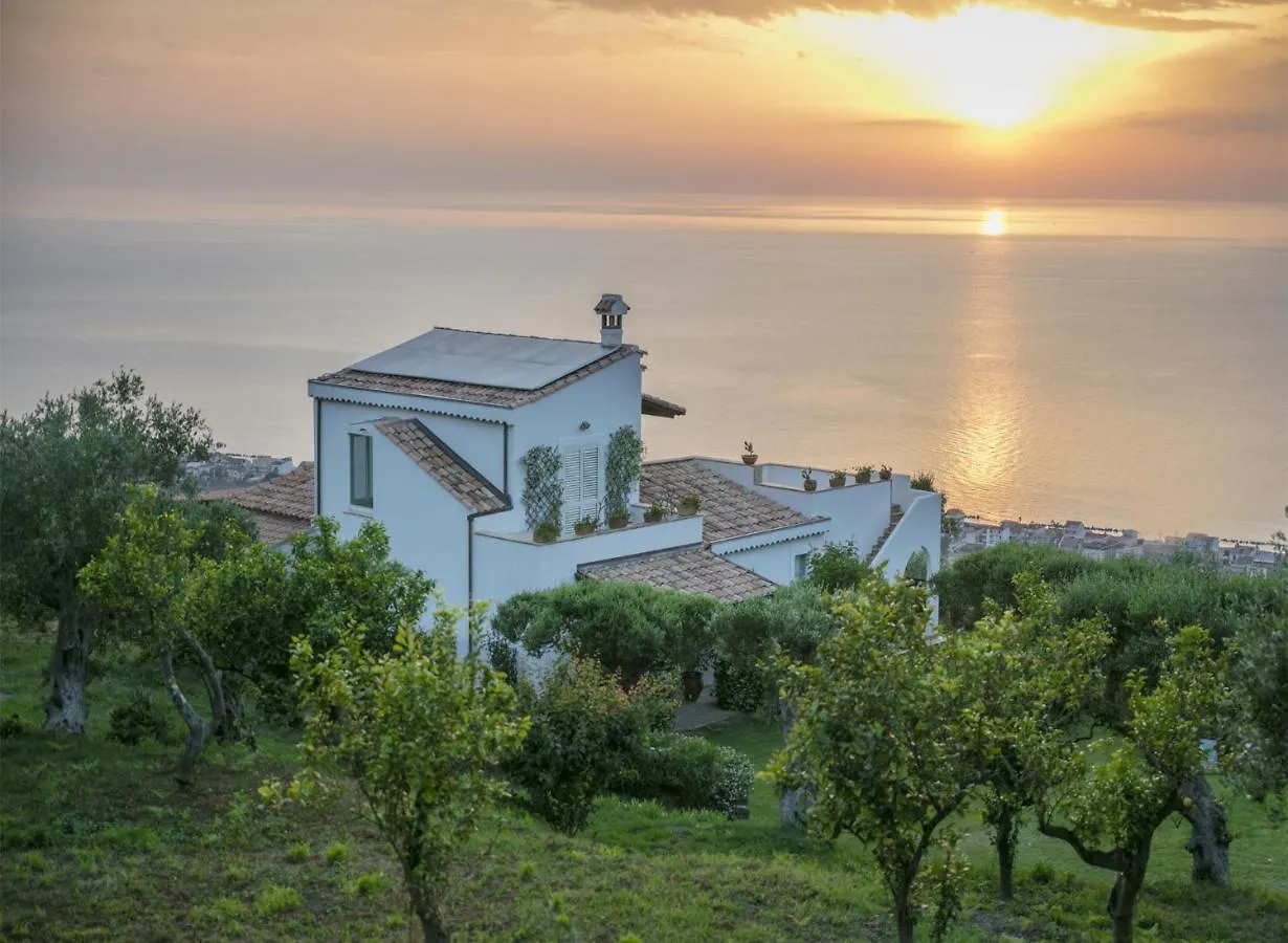 Villa Laura Capo d'Orlando 0*,